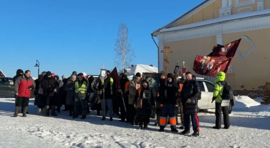 130 километров по снегу: верующие прошли крестным ходом из Верховажья в Тотьму
