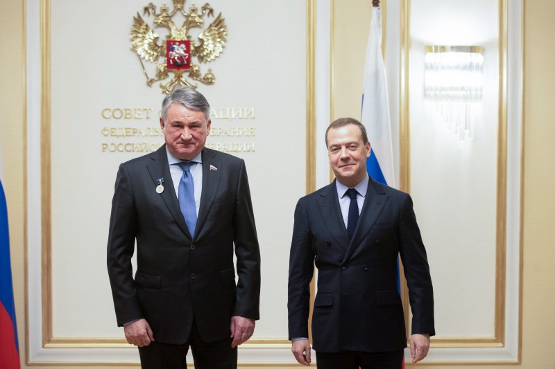Дмитрий Медведев наградил вологодского сенатора медалью Петра Столыпина