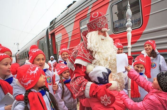 Дополнительные поезда свяжут вотчину Деда Мороза с Москвой и Санкт-Петербургом