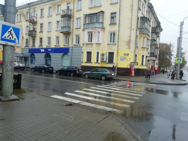 Иномарка сбила пенсионера на пешеходном переходе в Череповце