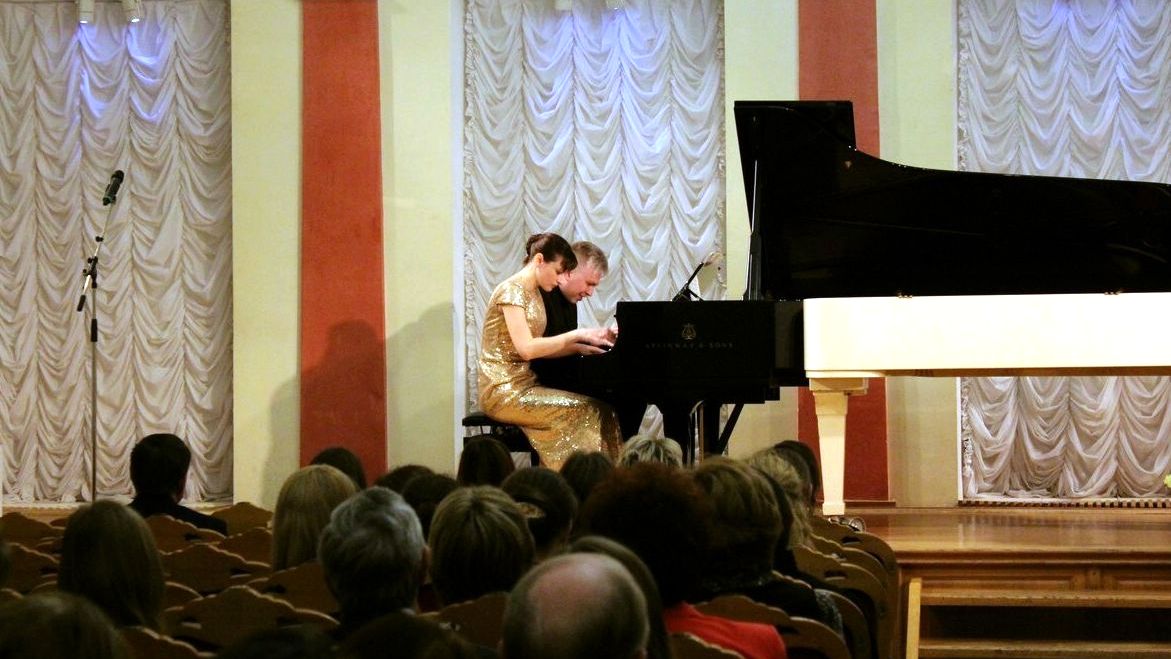 В 13-й раз в Вологде пройдет конкурс фортепианных дуэтов «За роялем вдвоем»