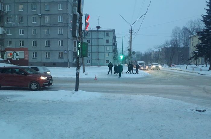 Сбитого у светофора в Череповце первоклассника доставили на скорой в больницу