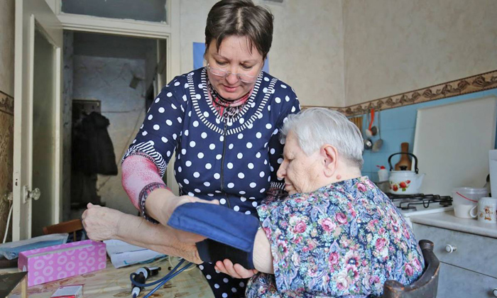 Почти 9 тысяч пожилых вологжан и инвалидов получили за год бесплатную социальную помощь на дому