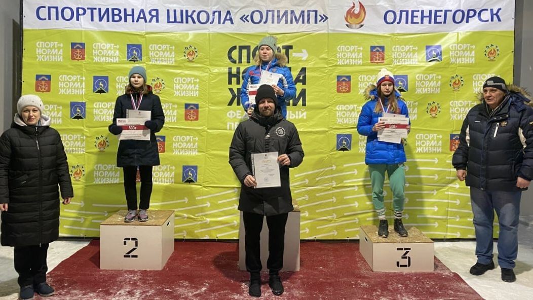 Шесть медалей привезли вологодские конькобежцы из Заполярья