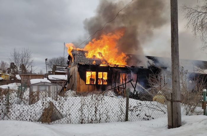 Четыре человека погибли на пожаре в Вологодской области