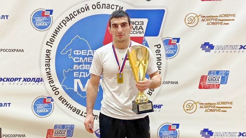 Вологжанин завоевал золотую медаль первенства СЗФО по ММА