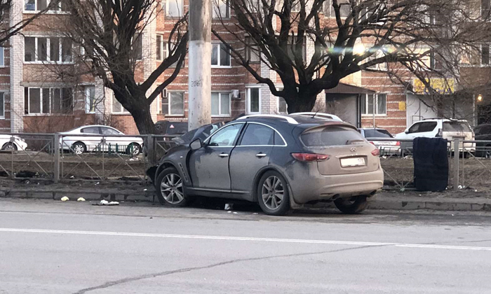 В Вологде водитель погиб, врезавшись в опору линии электропередач