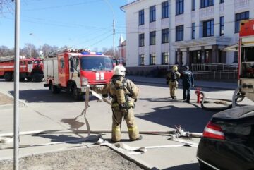 Более 20 посетителей эвакуировали из загоревшегося в центре Вологды ресторана