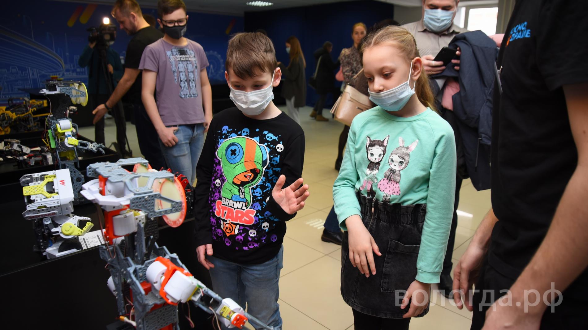 Международная выставка роботов открылась в Вологде