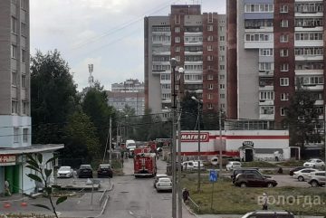 Жители до приезда МЧС ликвидировали пожар в подвале одного из многоквартирных домов Вологды