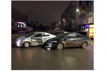 Два автомобиля столкнулись в Вологде