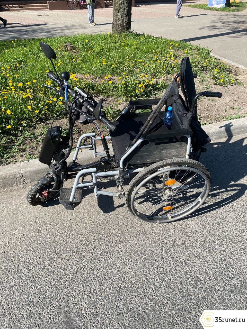 В Череповце на пешеходном переходе машина сбила инвалида-колясочника