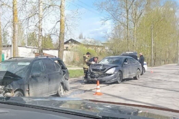 Женщина и ребенок пострадали в массовом ДТП на Пошехонском шоссе