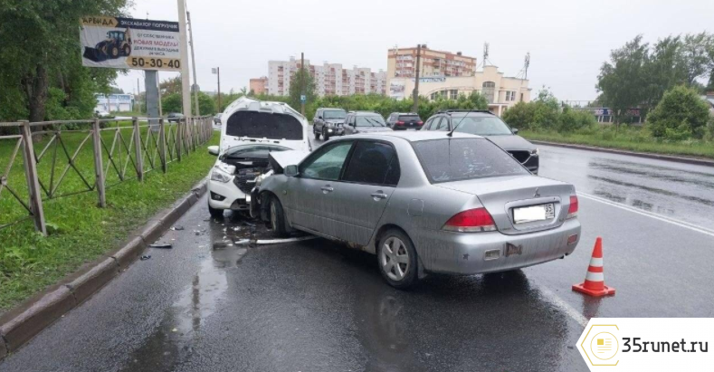 Пьяная автоледи устроила ДТП на улице Чернышевского