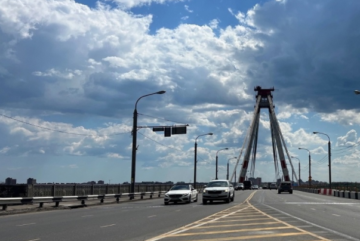 Новую схему движения вводят на Октябрьском мосту в Череповце