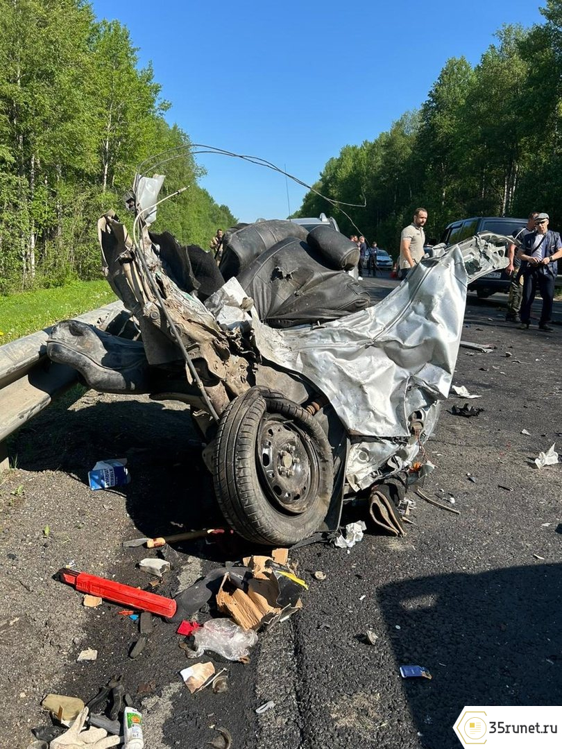 Под Грязовцем столкнулись пять машин, погиб водитель