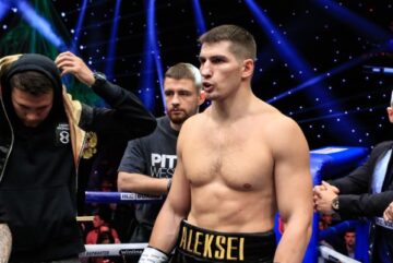 Российский боксер Алексей Папин проведет бой с доминиканцем в Череповце