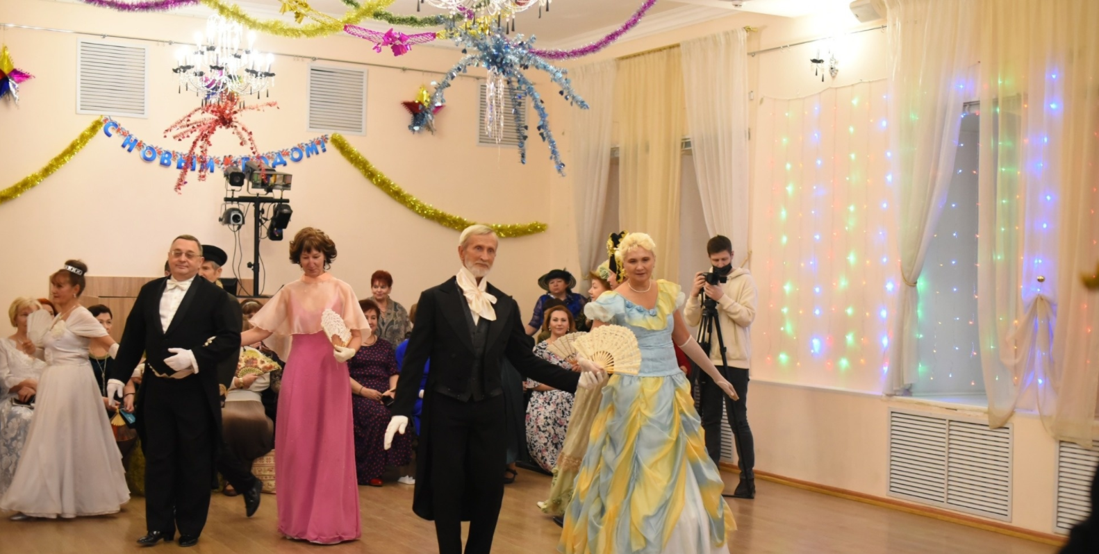 В атмосферу XIX века погрузились участники Пушкинского бала в Вологде